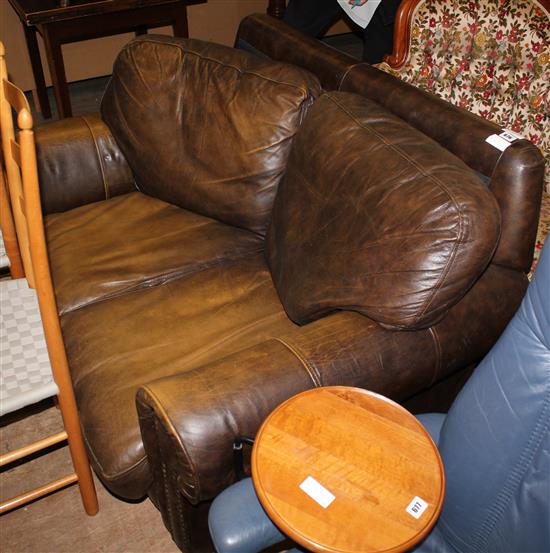 Leather 2 seater sofa(-)